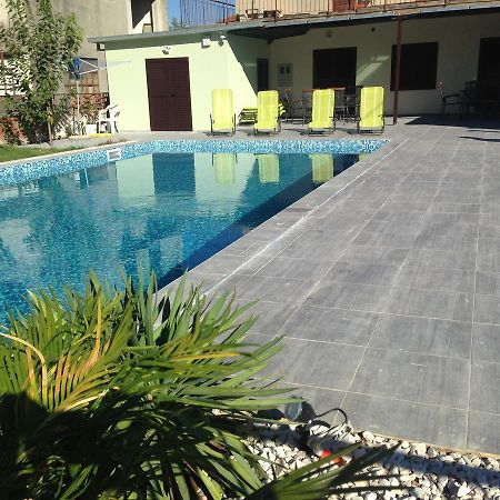 Chill Out Beach Apartments Trogir Exteriör bild