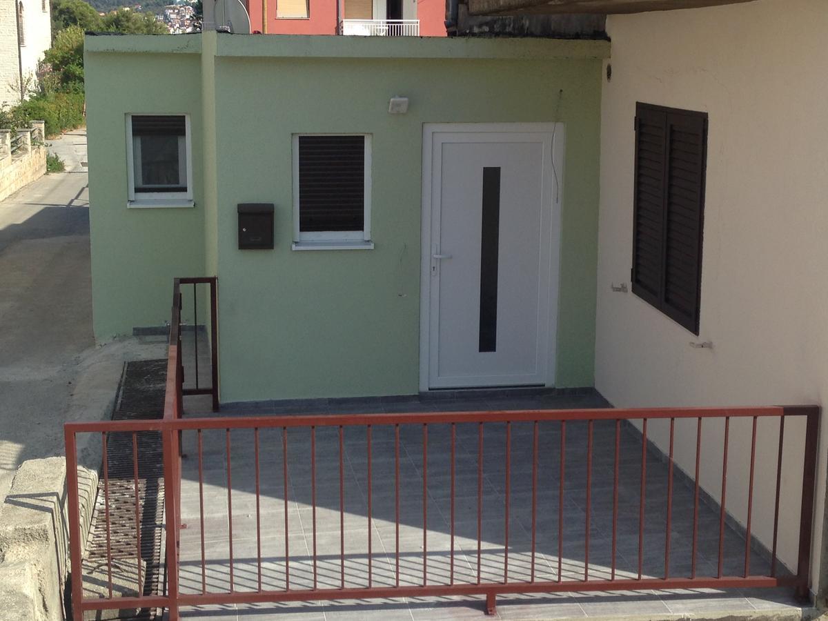 Chill Out Beach Apartments Trogir Exteriör bild
