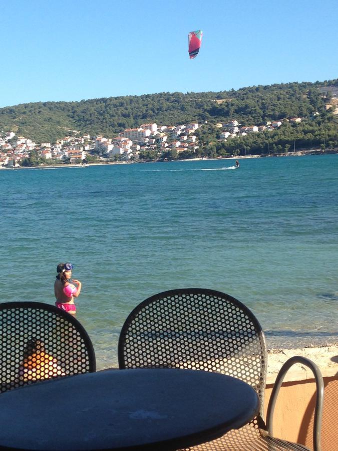 Chill Out Beach Apartments Trogir Exteriör bild