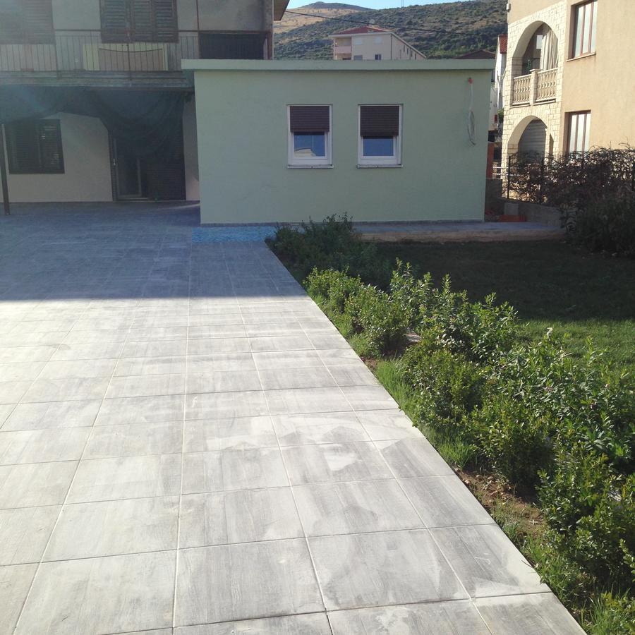 Chill Out Beach Apartments Trogir Exteriör bild