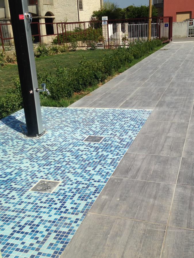 Chill Out Beach Apartments Trogir Exteriör bild