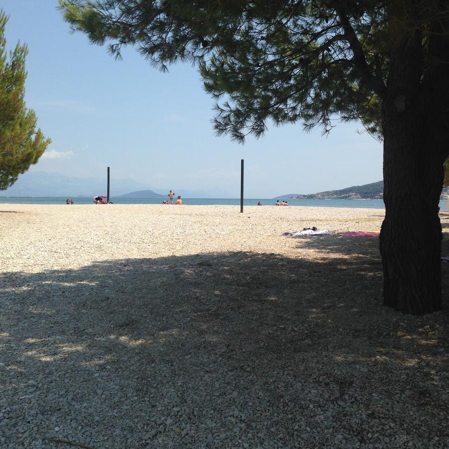 Chill Out Beach Apartments Trogir Exteriör bild