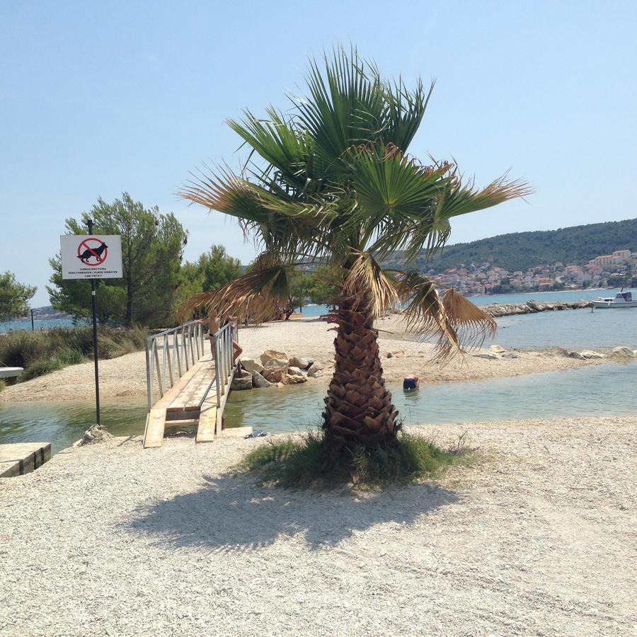 Chill Out Beach Apartments Trogir Exteriör bild