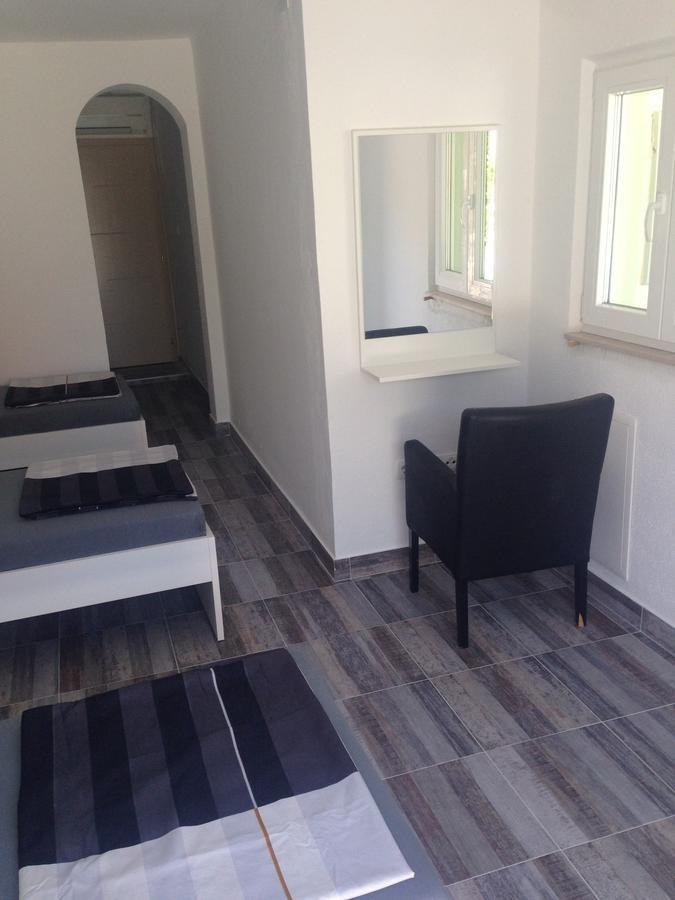 Chill Out Beach Apartments Trogir Exteriör bild